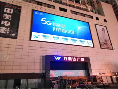 四川广告公司车上广告贴纸怎么去除？
